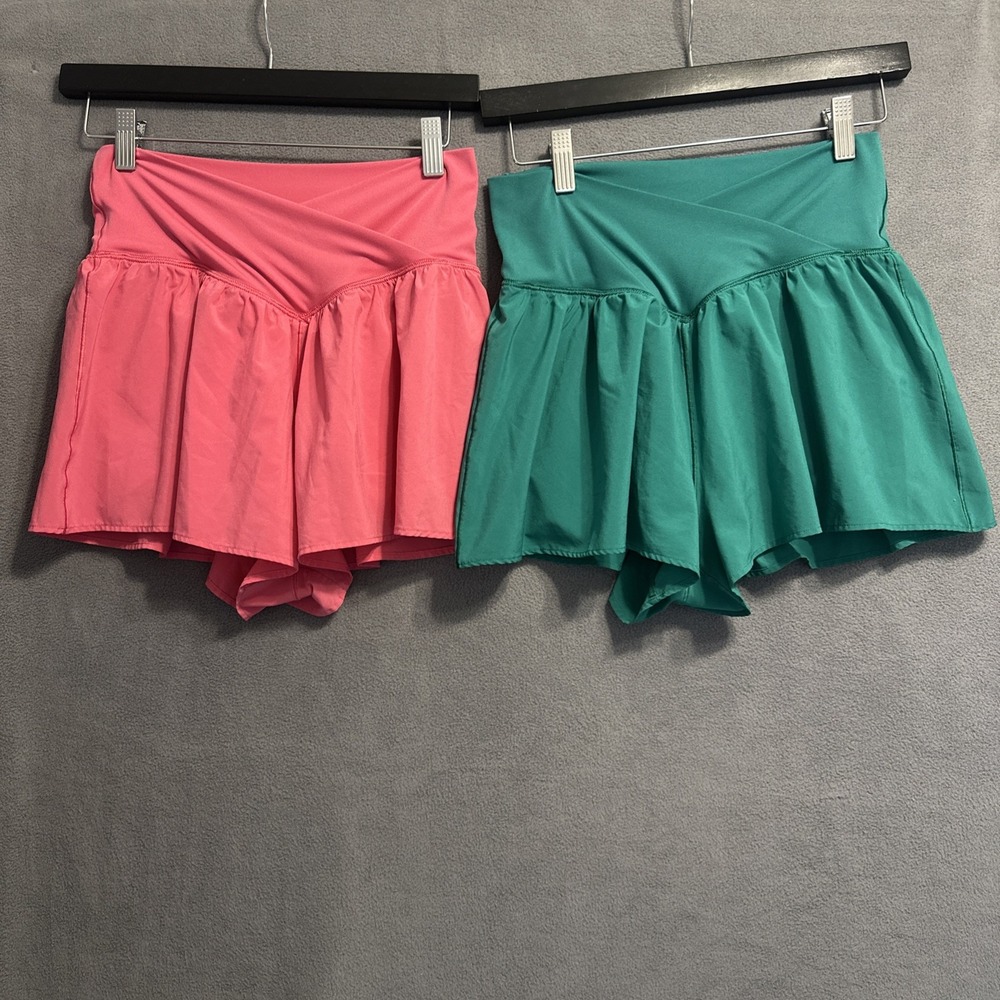 Lot of 2 Offline By Aerie Real Me Crossover Flowy Short Size Medium Green Pink